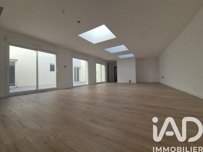 Loft - 139 m² - 5 pièces