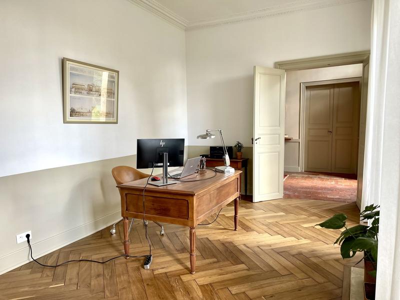 Maison - 484 m² - 17 pièces