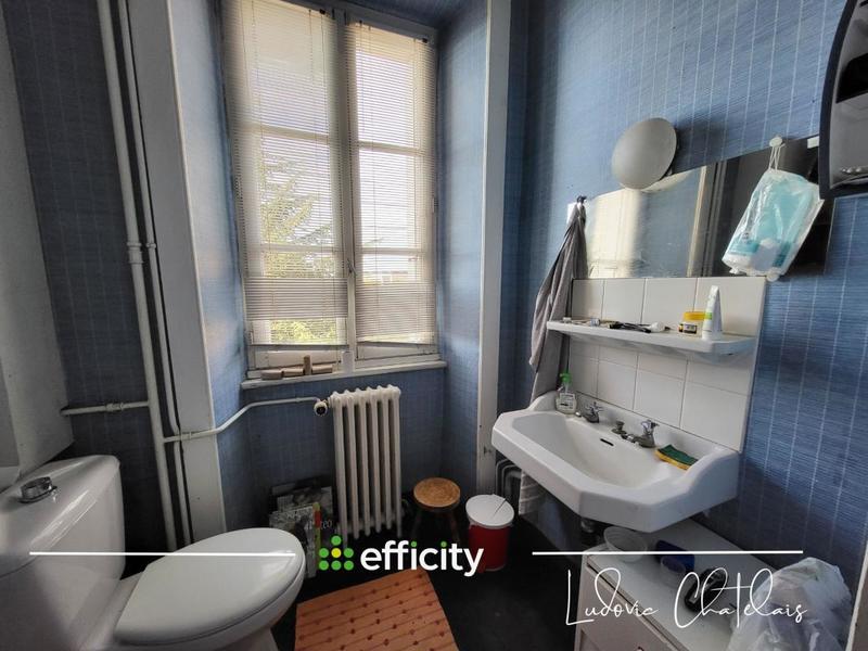 Maison - 235 m² - 8 pièces