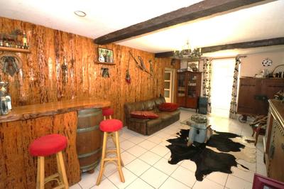 Propriété - 220 m² - 9 pièces
