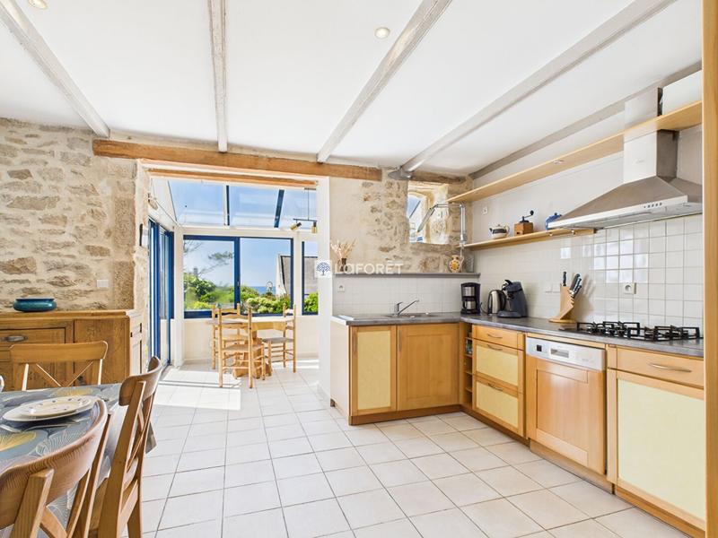 Maison traditionnelle - 150 m² - 8 pièces