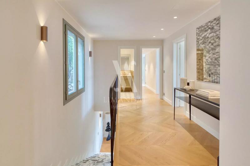 Villa - 200 m² - 5 pièces