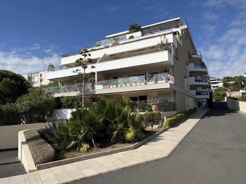 Appartement - 86 m² - 3 pièces