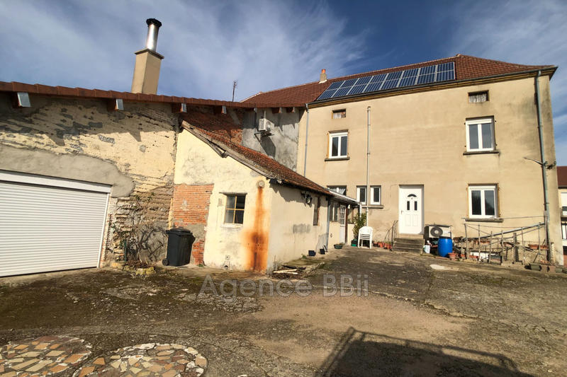 Maison - 241 m² - 12 pièces