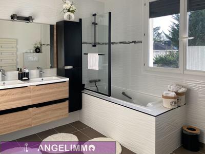 Maison - 146 m² - 7 pièces