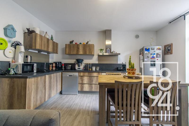 Maison - 182 m² - 8 pièces