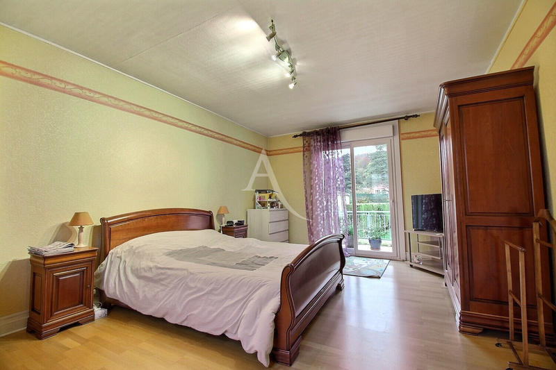 Maison - 191 m² - 8 pièces