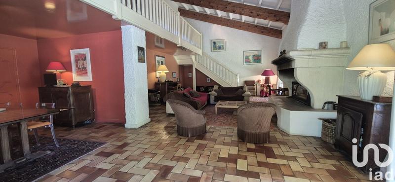 Maison - 240 m² - 7 pièces