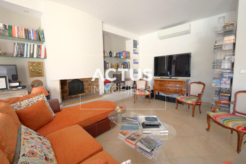 Maison - 200 m² - 7 pièces