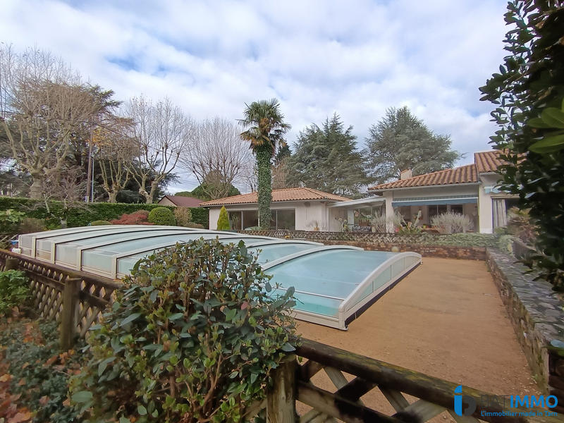 Villa - 230 m² - 7 pièces