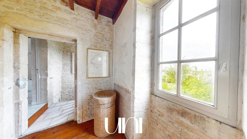 Maison - 228 m² - 7 pièces