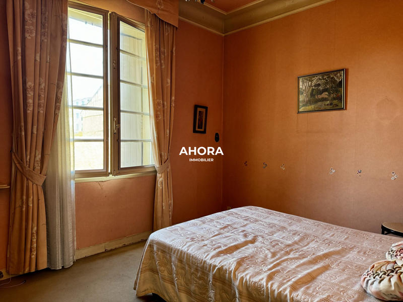 Maison - 250 m² - 9 pièces