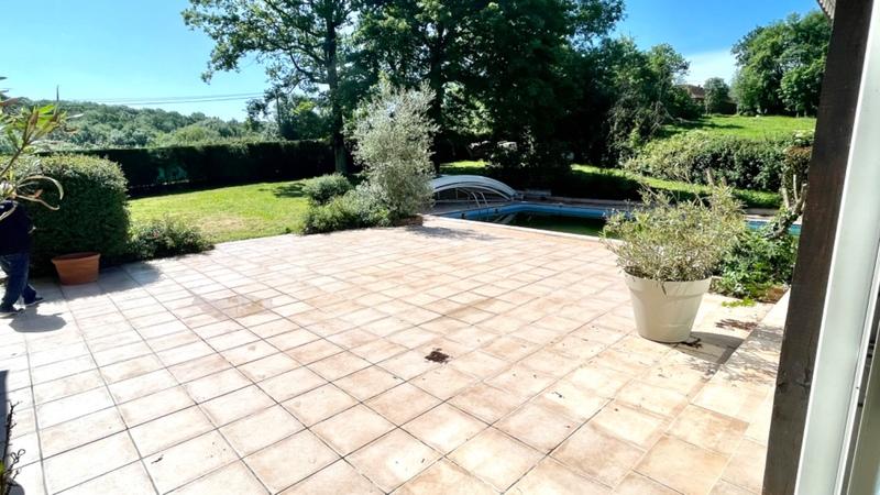 Maison - 401 m² - 10 pièces