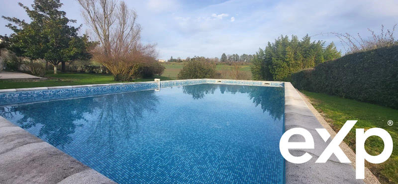 Maison - 410 m² - 11 pièces