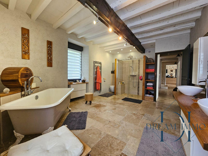 Maison - 380 m² - 11 pièces