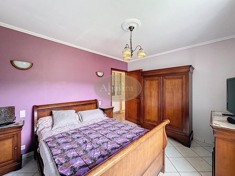 Maison - 180 m² - 7 pièces