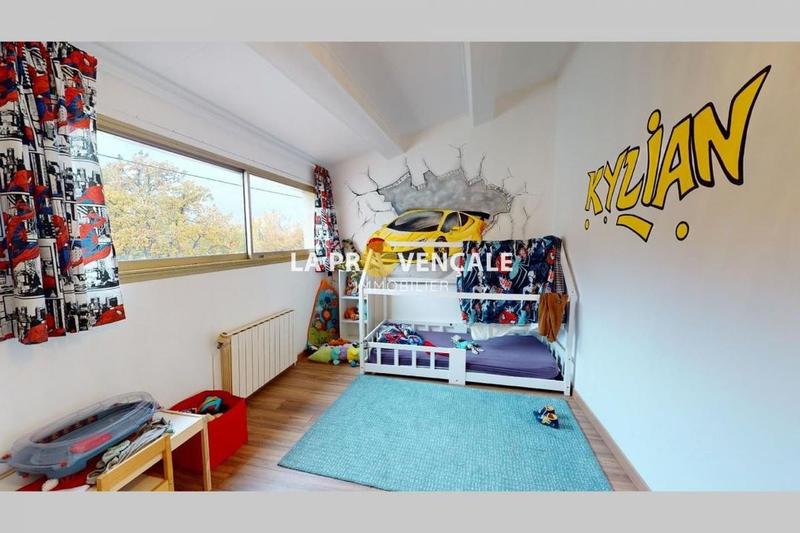 Maison traditionnelle - 200 m² - 7 pièces