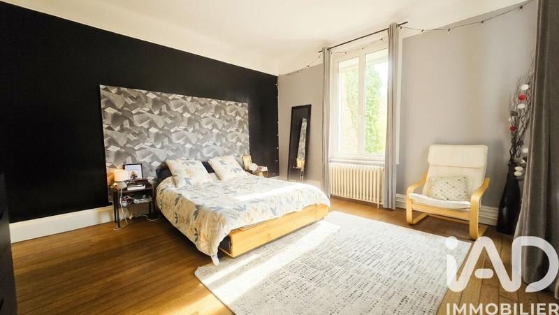 Maison - 263 m² - 11 pièces