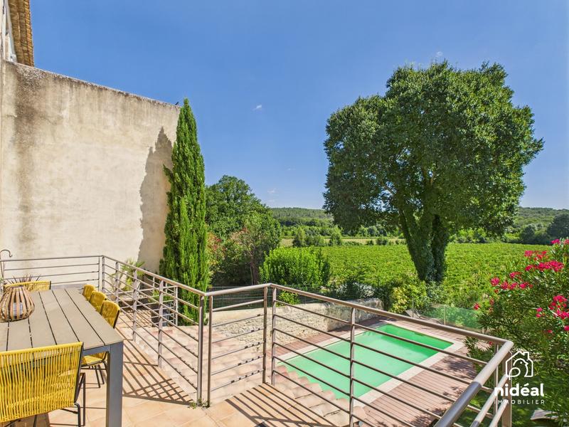 Maison - 216 m² - 8 pièces