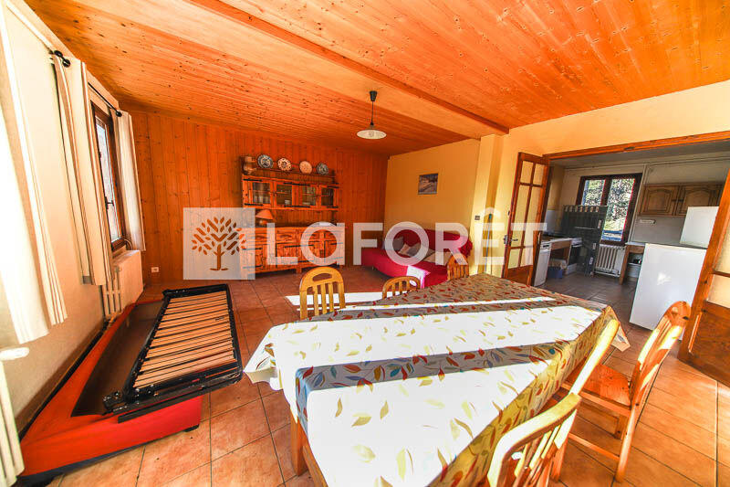 Maison - 828 m² - 30 pièces