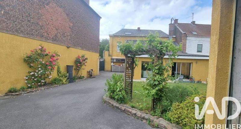 Maison de ville - 260 m² - 9 pièces