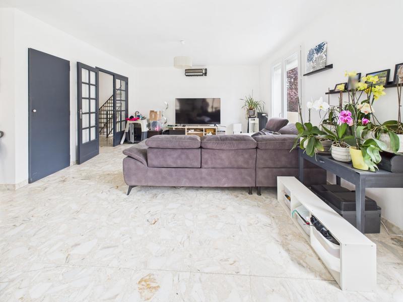 Maison - 235 m² - 7 pièces