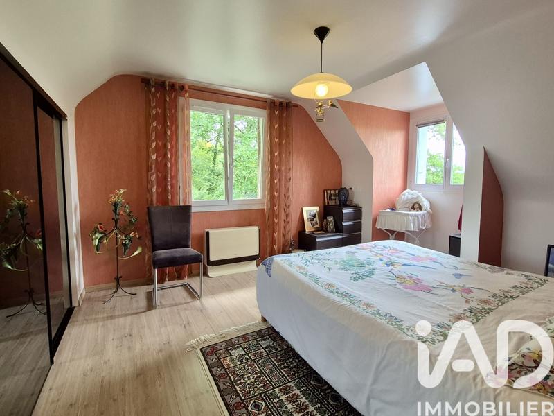 Maison - 235 m² - 9 pièces