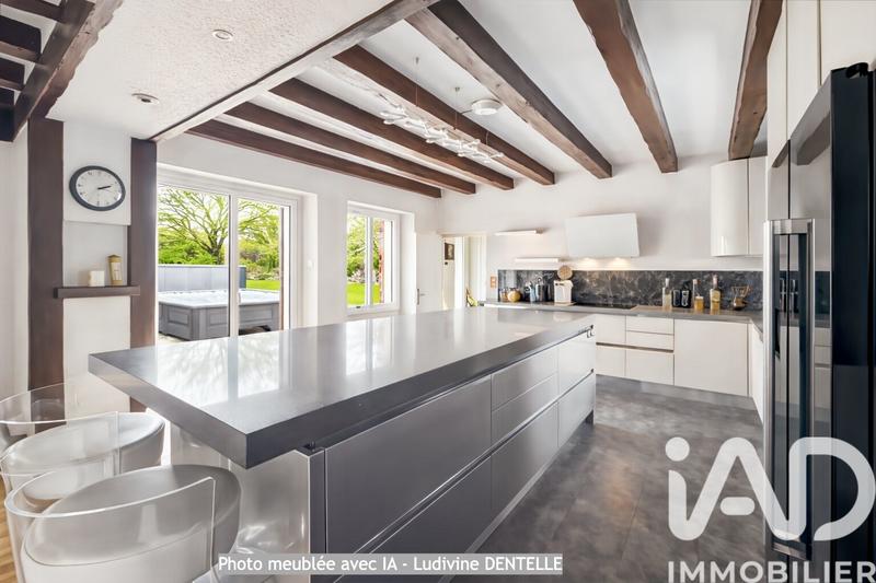 Maison - 211 m² - 8 pièces