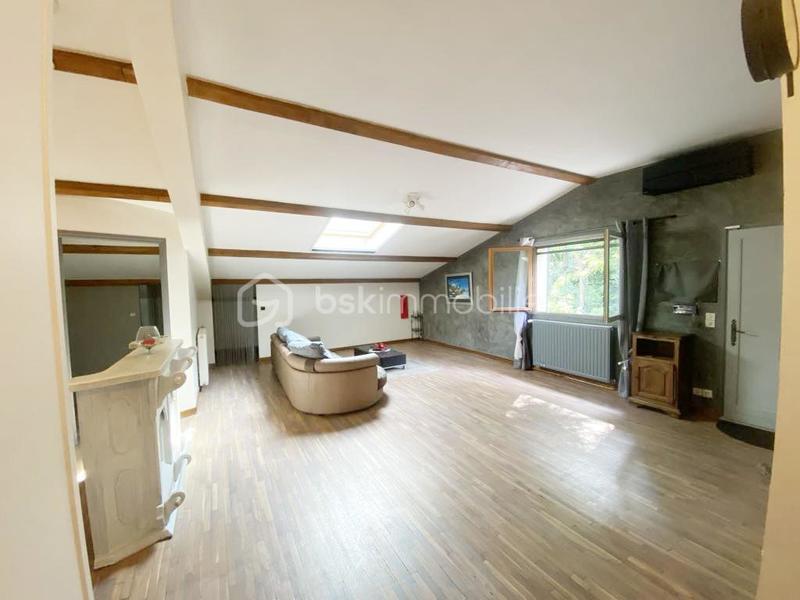 Maison - 450 m² - 9 pièces