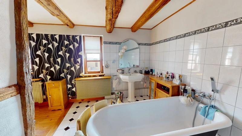 Corps de ferme - 243 m² - 6 pièces