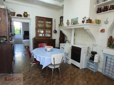 Maison de village - 90 m² - 5 pièces