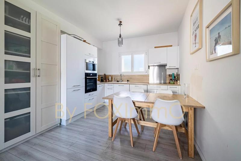 Maison - 330 m² - 9 pièces