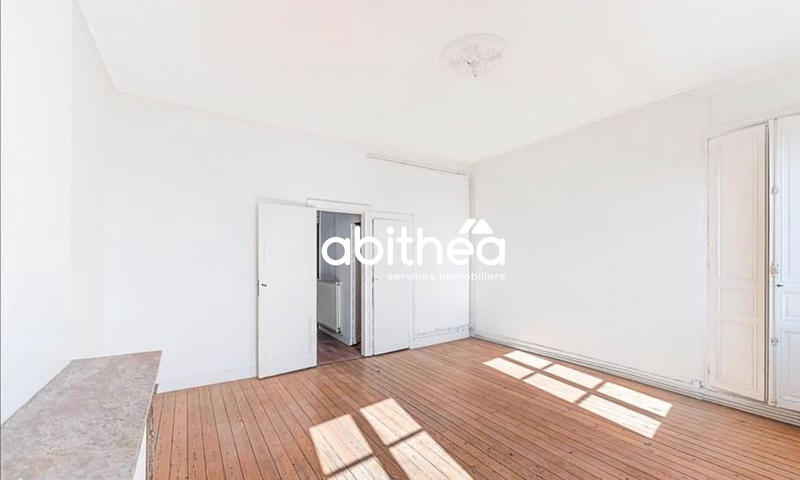 Maison - 270 m² - 7 pièces