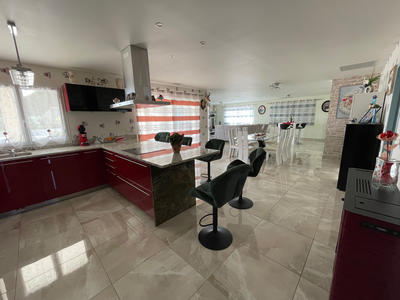 Villa - 193 m² - 6 pièces
