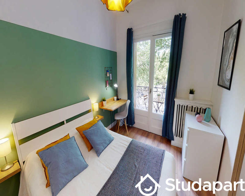 Chambre - 77 m² - 1 pièce