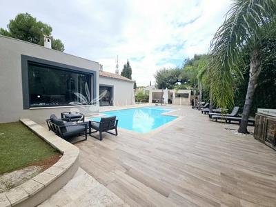 Villa - 200 m² - 5 pièces