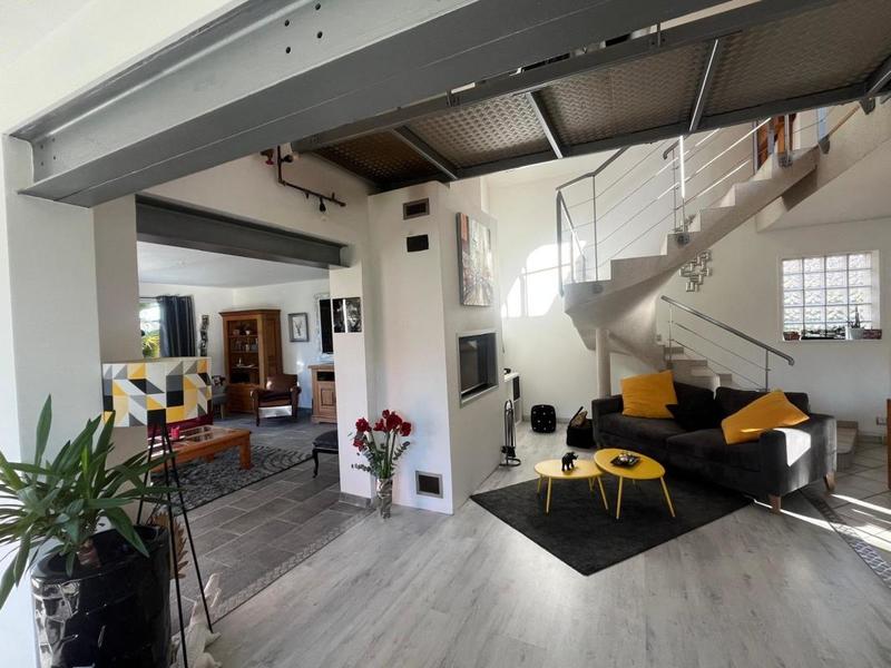 Maison - 200 m² - 7 pièces