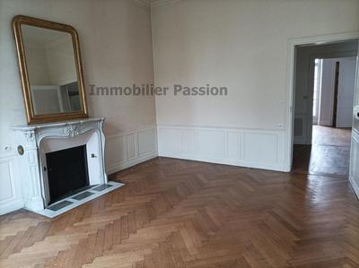 Maison ancienne - 318 m² - 15 pièces
