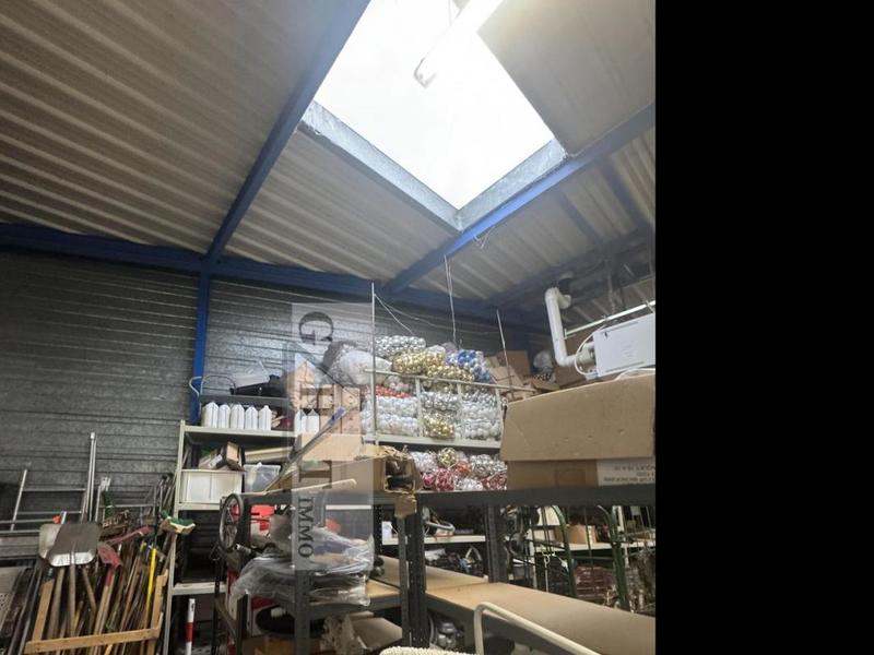 Entrepôt - 236 m²