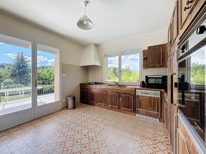 Maison - 212 m² - 5 pièces