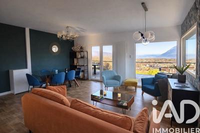 Maison - 197 m² - 10 pièces