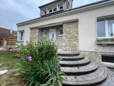 Maison - 168 m² - 8 pièces