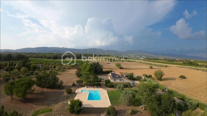 Maison - 369 m² - 23 pièces