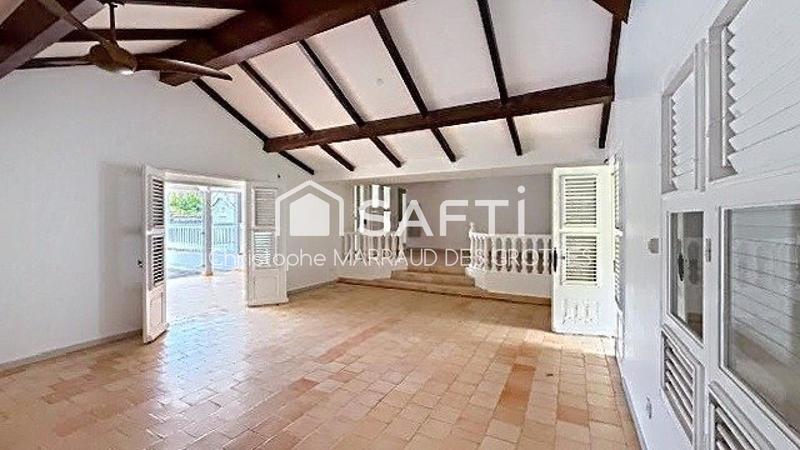 Villa - 231 m² - 6 pièces