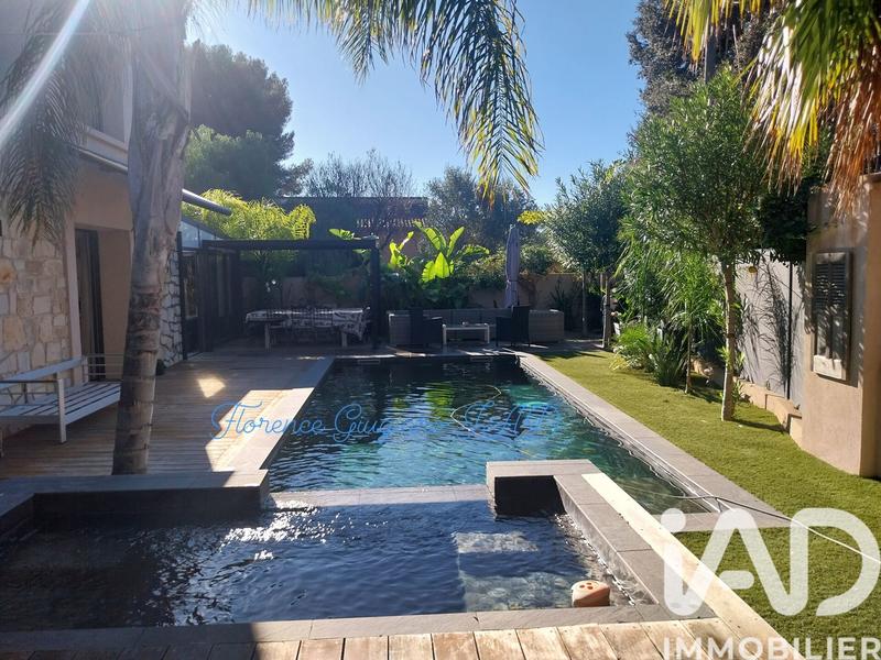 Maison - 205 m² - 7 pièces