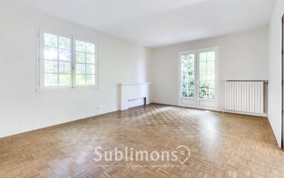 Maison traditionnelle - 131 m² - 6 pièces