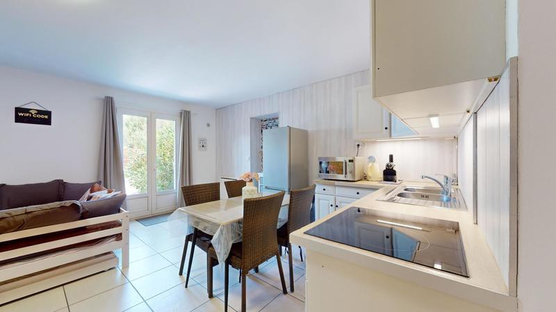 Maison - 181 m² - 9 pièces