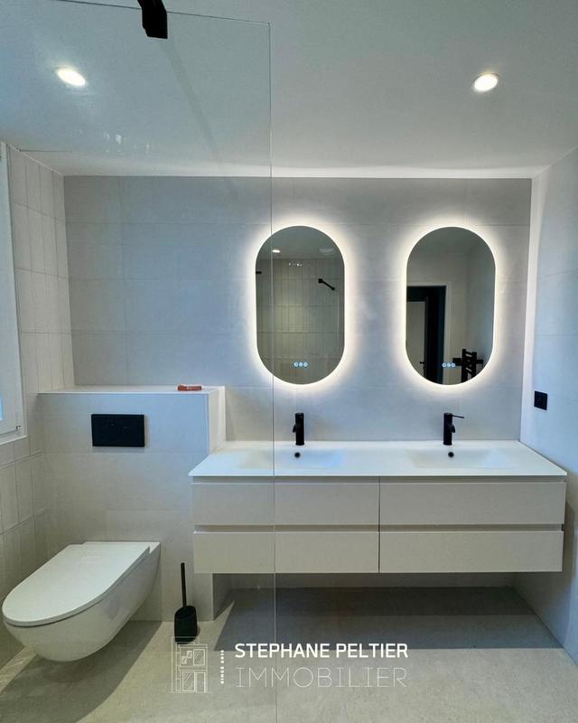 Appartement - 99 m² - 4 pièces