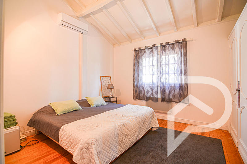 Maison - 185 m² - 6 pièces