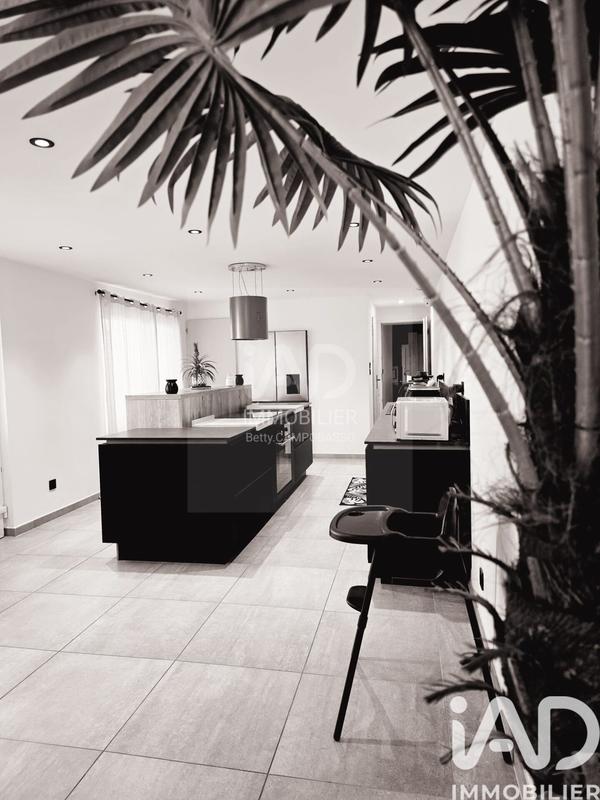 Maison - 85 m² - 3 pièces